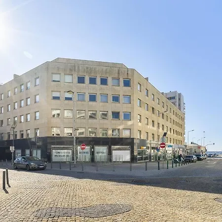 Ocean Front 4-bed Luxury W/ Terrace & Parking * Matosinhos (Porto)