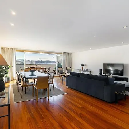 Ocean Front 4-bed Luxury W/ Terrace & Parking Apartamento *