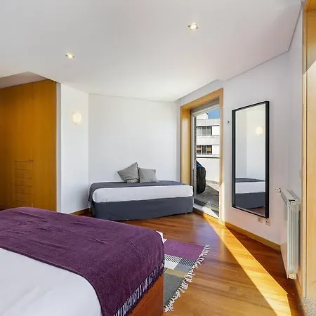 Ocean Front 4-bed Luxury W/ Terrace & Parking Matosinhos (Porto)
