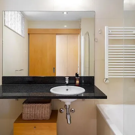 Ocean Front 4-bed Luxury W/ Terrace & Parking