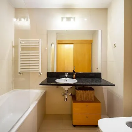 Ocean Front 4-bed Luxury W/ Terrace & Parking Matosinhos (Porto)