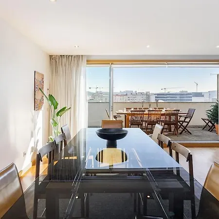 Ocean Front 4-bed Luxury W/ Terrace & Parking * Matosinhos (Porto)