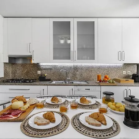 Ocean Front 4-bed Luxury W/ Terrace & Parking Matosinhos (Porto)