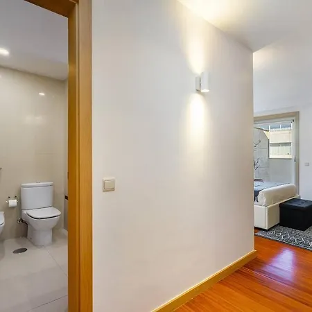 Ocean Front 4-bed Luxury W/ Terrace & Parking *