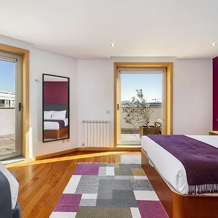 Ocean Front 4-bed Luxury W/ Terrace & Parking
